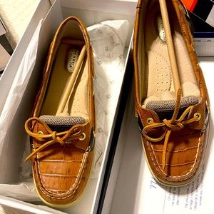 Sperry Angelfish 9M. New